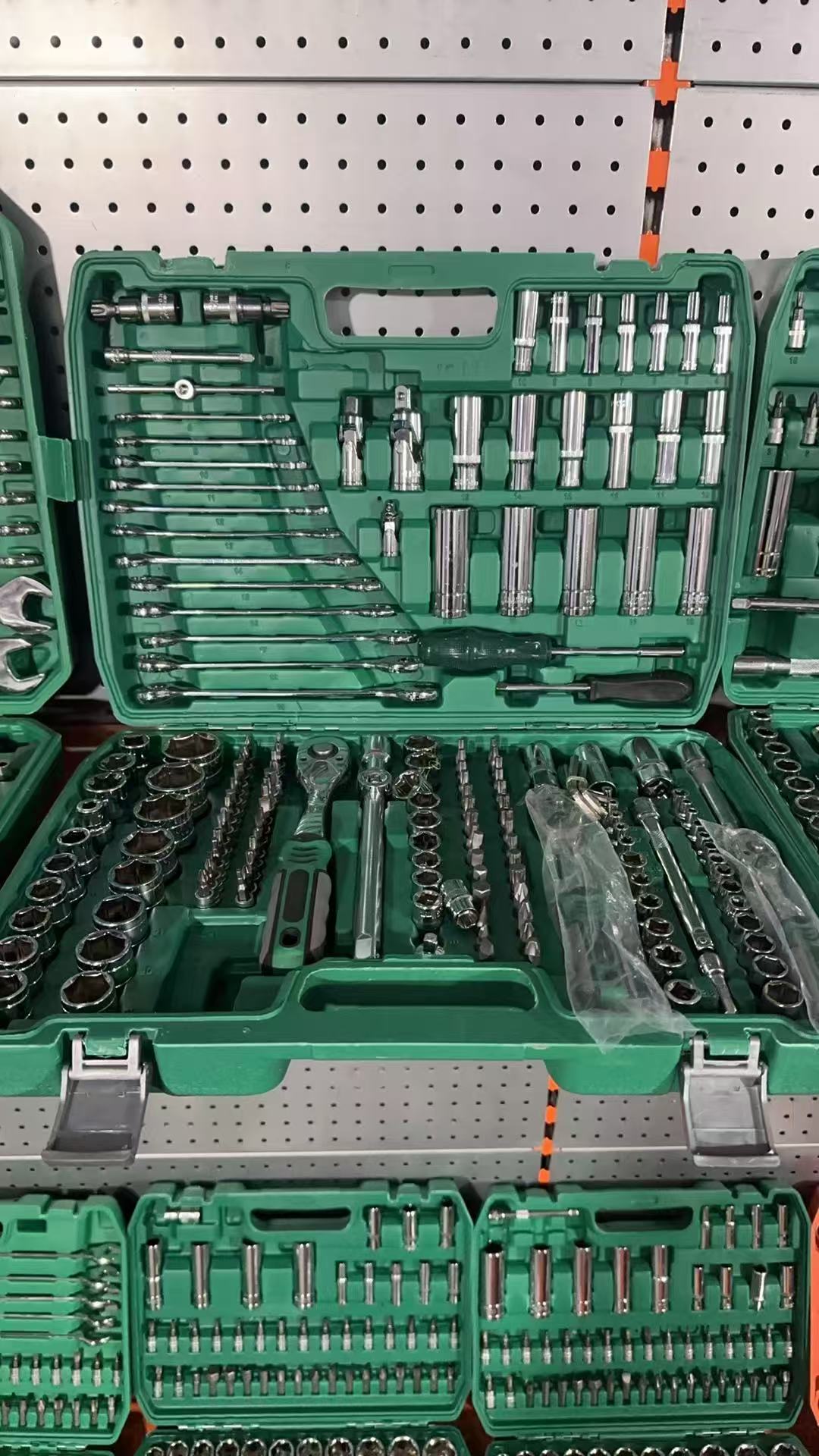 216-Piece DIY Auto Repair Tool - مراجعة Gardening Tools Set وسعره